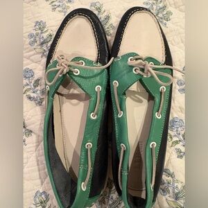 LL Bean Women's Green Navy and White Loafers or Boat Shoes Size 9 preppy
